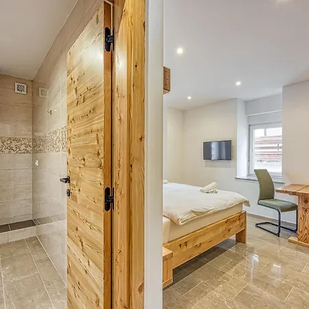 Viktor 招待所 Rateče